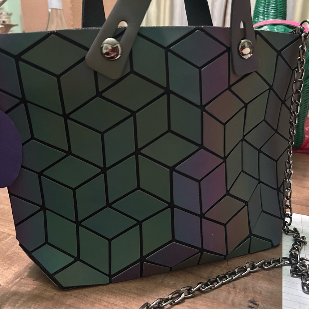 Chic Geometric Shoulder Bag - Black and Green